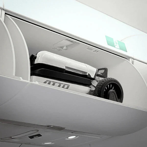 Welche faltbaren Elektromobile passen in das Handgepäckfach im Flugzeug?